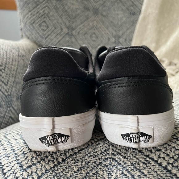 Vans Women’s Ward Deluxe Leather Low Top Sneaker, Size 8 - Picture 5 of 7